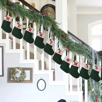 Коледни Чорапи С Писмото Шарките на Коледа Шапки, Плетене на Коледните Отглеждане Коледен Подаръчен Пакет Коледна Украса за Дома 2023 Нова Година