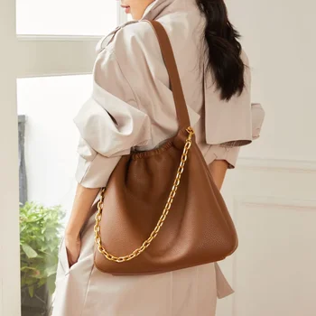  Луксозна марка кожена дамска чанта 2024 година на издаване, чанта-тоут от мека телешка кожа, голяма чанта голям за крайградски пътувания на веригата под мишниците